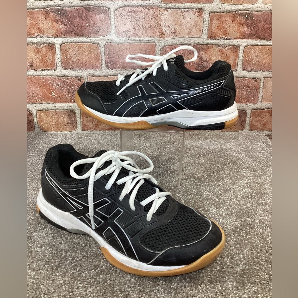 Asics Gel Rocket 8 Women’s black volleyball shoes size 7.5
